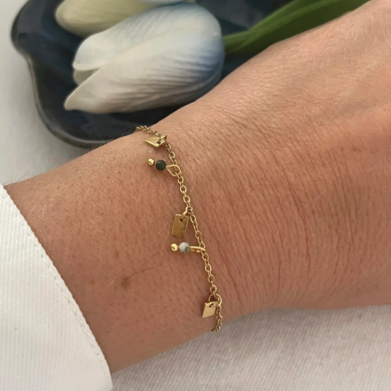 bracelet en acier inoxydable avec perles et breloque doré nallia bijoux