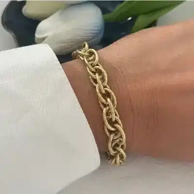 bracelet avec gros maillon en acier inoxydable doré tendance sur aimargues