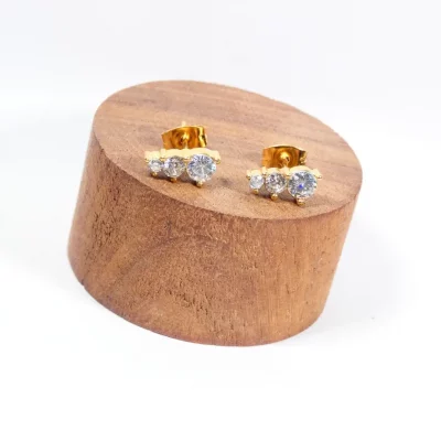 boucles d'oreilles puces en acier inoxydable zircon cristal petits prix vendu a aimargues