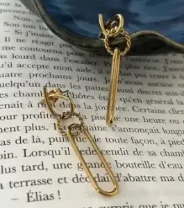 boucle d oreilles dorée, argentée et multicolore sur la boutique en ligne de nalliabijoux à Aimargues