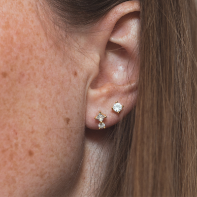 boucle d'oreille en argent 925 avec zircon cristal plaqué or vendu par nallia bijoux à villetelle cadeau offrir plaisir